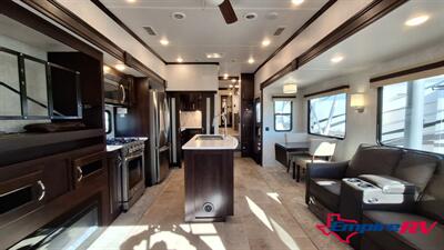 2021 Palomino COLUMBUS 382FB   - Photo 11 - Liberty, TX 77575