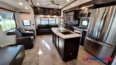 2021 Palomino COLUMBUS 382FB   - Photo 8 - Liberty, TX 77575