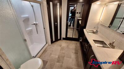 2021 Palomino COLUMBUS 382FB   - Photo 16 - Liberty, TX 77575