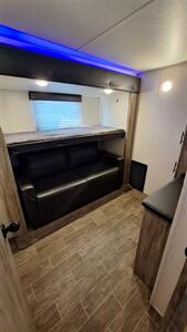 2021 Forest River Cherokee Artic wolf 3660suite - Photo 11 - Liberty, TX 77575