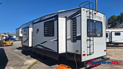 2021 Forest River Cherokee Artic wolf 3660suite - Photo 15 - Liberty, TX 77575