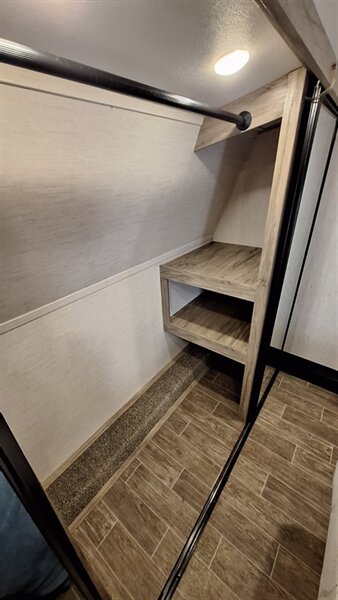 2021 Forest River Cherokee Artic wolf 3660suite - Photo 21 - Liberty, TX 77575