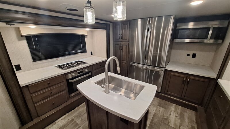 2021 Forest River Sierra 38FKOK - Photo 8 - Liberty, TX 77575