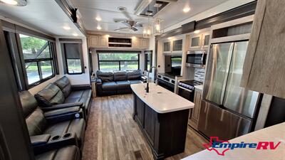 2022 Keystone Avalanche 377MB   - Photo 7 - Oxnard, CA 93030