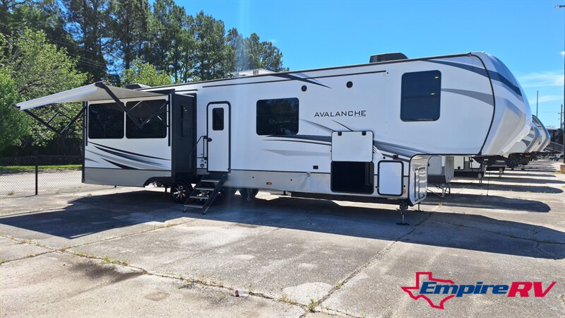 2022 Keystone Avalanche 377MB   - Photo 1 - Oxnard, CA 93030