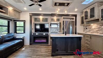 2022 Keystone Avalanche 377MB   - Photo 9 - Oxnard, CA 93030