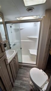 2022 Keystone Avalanche 377MB   - Photo 14 - Oxnard, CA 93030