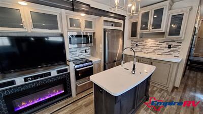 2022 Keystone Avalanche 377MB   - Photo 11 - Oxnard, CA 93030