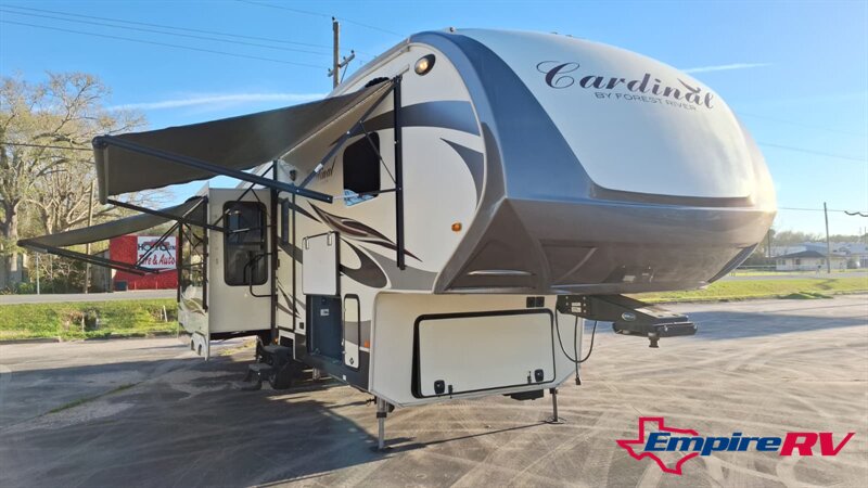 2016 Forest River Cardinal 3250   - Photo 1 - Liberty, TX 77575