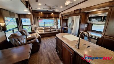 2016 Forest River Cardinal 3250   - Photo 5 - Liberty, TX 77575