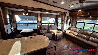 2016 Forest River Cardinal 3250   - Photo 7 - Liberty, TX 77575