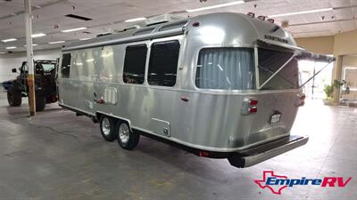 2020 Airstream GLOBETROTTER 27FB   - Photo 3 - Liberty, TX 77575