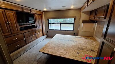 2016 HEARTLAND BIGHORN 3750FL   - Photo 13 - Liberty, TX 77575