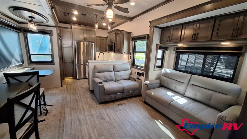 2022 Forest River Riverstone 39RKFB   - Photo 9 - Liberty, TX 77575