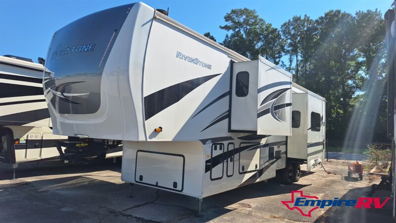 2022 Forest River Riverstone 39RKFB   - Photo 1 - Liberty, TX 77575