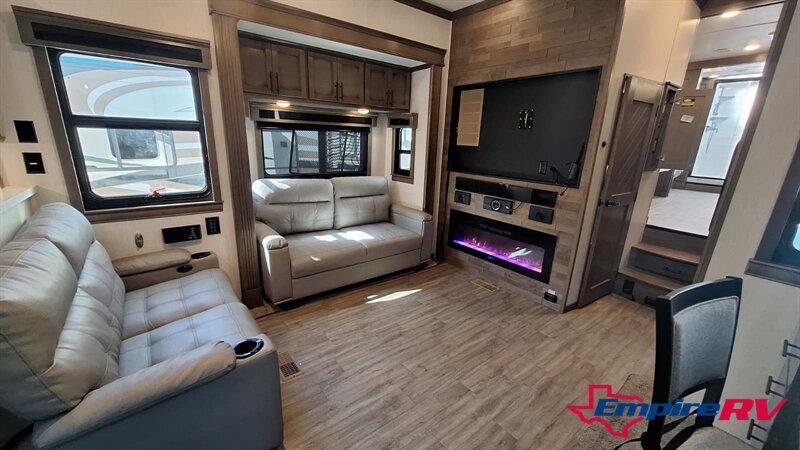 2022 Forest River Riverstone 39RKFB   - Photo 11 - Liberty, TX 77575