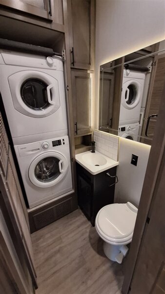 2022 Forest River Riverstone 39RKFB   - Photo 16 - Liberty, TX 77575