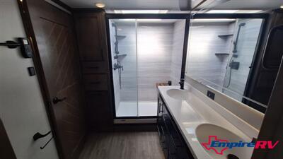 2022 Forest River Riverstone 39RKFB   - Photo 18 - Liberty, TX 77575