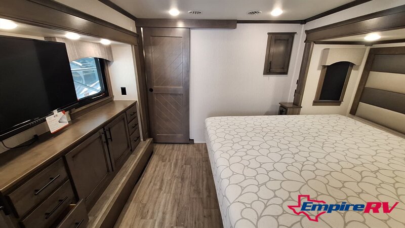 2022 Forest River Riverstone 39RKFB   - Photo 19 - Liberty, TX 77575