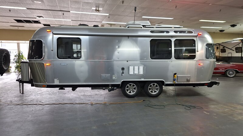 2018 Airstream Flying Cloud 25FB - Photo 3 - Liberty, TX 77575