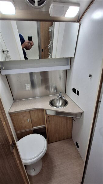 2018 Airstream Flying Cloud 25FB - Photo 9 - Liberty, TX 77575