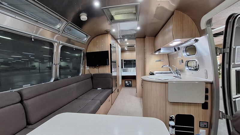 2018 Airstream Flying Cloud 25FB - Photo 6 - Liberty, TX 77575