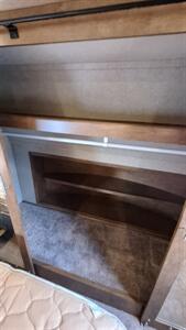 2017 Forest River Sabre   - Photo 18 - Liberty, TX 77575