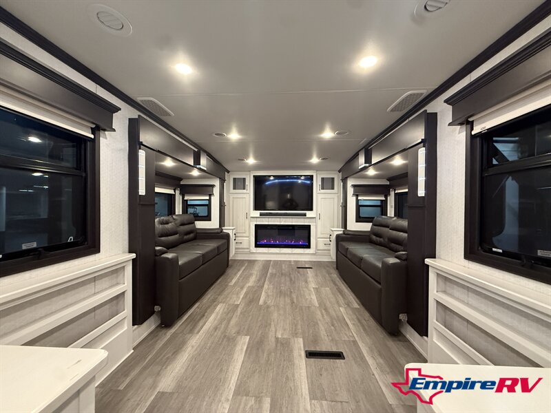 2023 DRV MOBILE SUITES NASHVILLE - Photo 20 - Liberty, TX 77575
