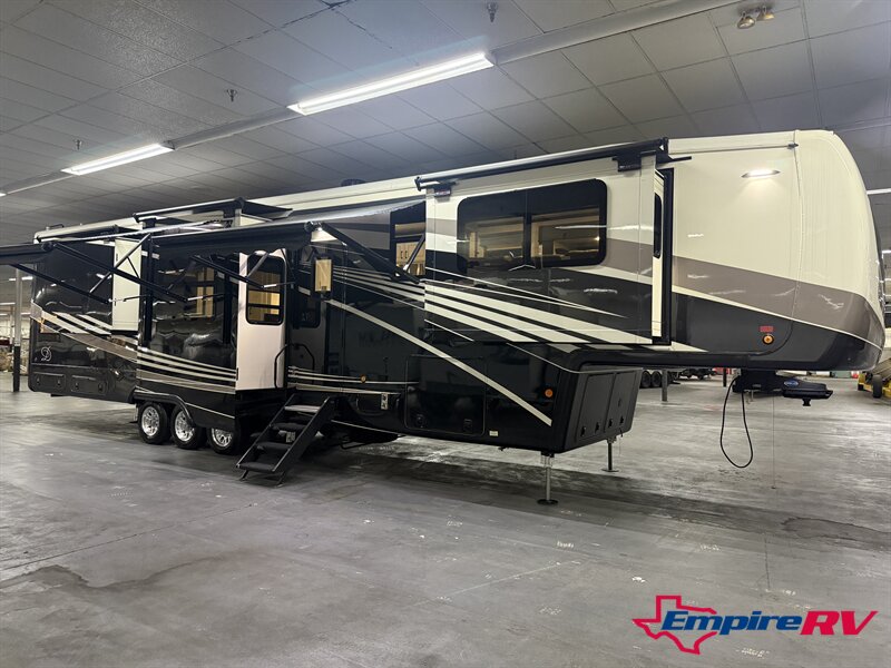 2023 DRV MOBILE SUITES NASHVILLE - Photo 9 - Liberty, TX 77575