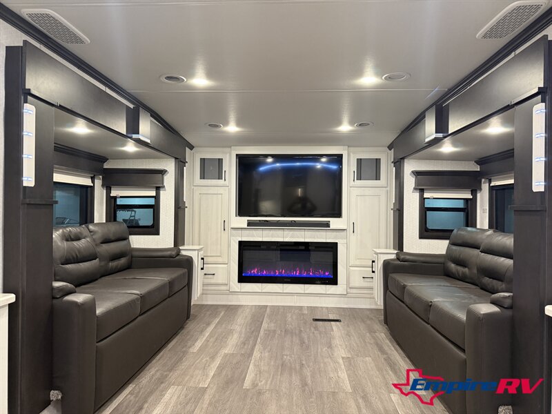 2023 DRV MOBILE SUITES NASHVILLE - Photo 11 - Liberty, TX 77575