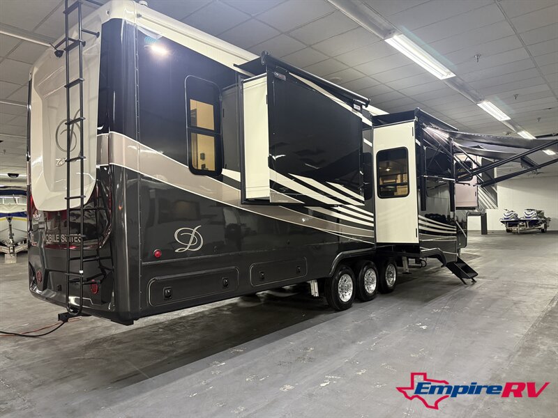 2023 DRV MOBILE SUITES NASHVILLE - Photo 12 - Liberty, TX 77575