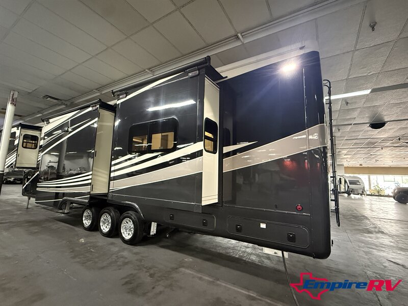 2023 DRV MOBILE SUITES NASHVILLE - Photo 16 - Liberty, TX 77575