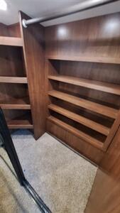 2016 Jayco Northpoint 377RLBH - Photo 19 - Liberty, TX 77575