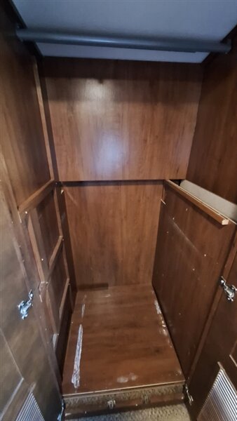 2016 Jayco Northpoint 377RLBH - Photo 20 - Liberty, TX 77575