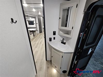 2025 Coachmen SPIRIT ULTRA LITE 2963bh   - Photo 15 - Liberty, TX 77575