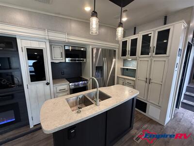 2020 Jayco EAGLE 355MBQS   - Photo 10 - Liberty, TX 77575