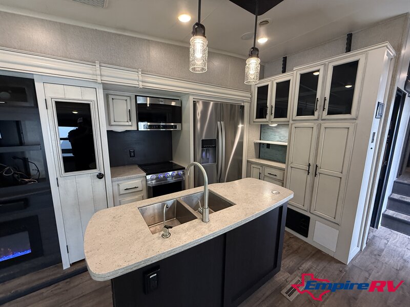 2020 Jayco EAGLE 355MBQS - Photo 10 - Liberty, TX 77575