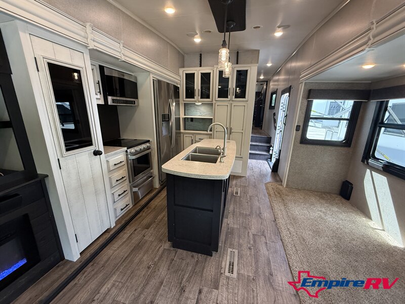 2020 Jayco EAGLE 355MBQS - Photo 17 - Liberty, TX 77575