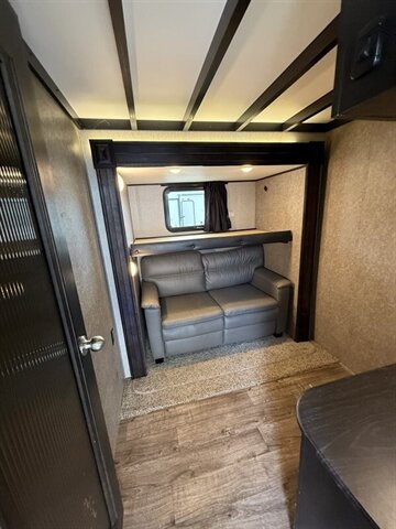 2020 Jayco EAGLE 355MBQS - Photo 11 - Liberty, TX 77575