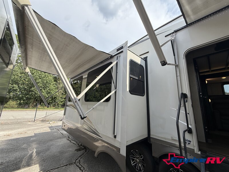 2020 Jayco EAGLE 355MBQS - Photo 6 - Liberty, TX 77575