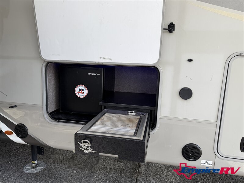 2020 Jayco EAGLE 355MBQS - Photo 7 - Liberty, TX 77575