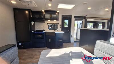 2021 cherokee 306mm   - Photo 11 - Liberty, TX 77575