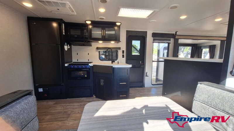 2021 cherokee 306mm - Photo 11 - Liberty, TX 77575