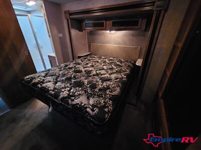 2016 Coachmen Catalina 333RETS   - Photo 6 - Liberty, TX 77575