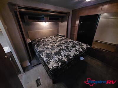 2016 Coachmen Catalina 333RETS   - Photo 7 - Liberty, TX 77575