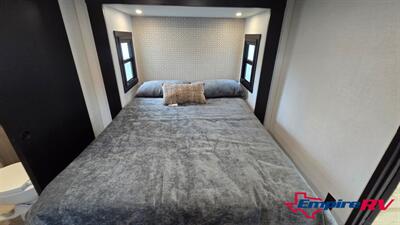 2026 Forest River Salem 376FAM   - Photo 12 - Oxnard, CA 93030