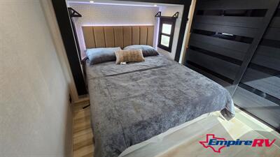 2026 Forest River Salem 376FAM   - Photo 5 - Oxnard, CA 93030