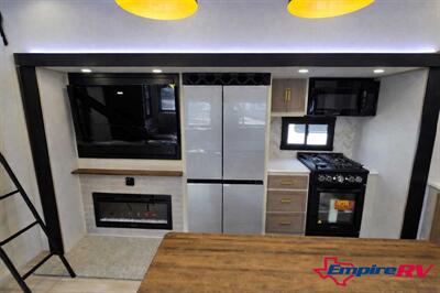 2026 Forest River Salem 376FAM   - Photo 14 - Oxnard, CA 93030