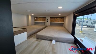 2026 Forest River Salem 376FAM   - Photo 13 - Oxnard, CA 93030