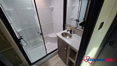 2026 Forest River Salem 376FAM   - Photo 4 - Oxnard, CA 93030